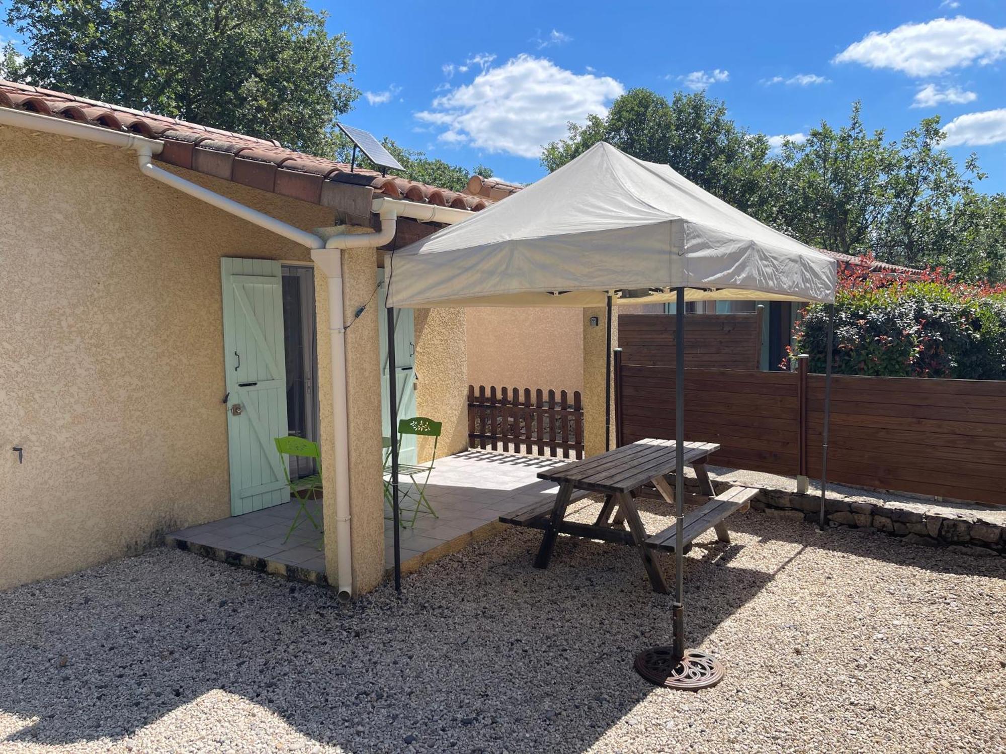 Gites Des Campanes Saint Alban Auriolles Exterior photo